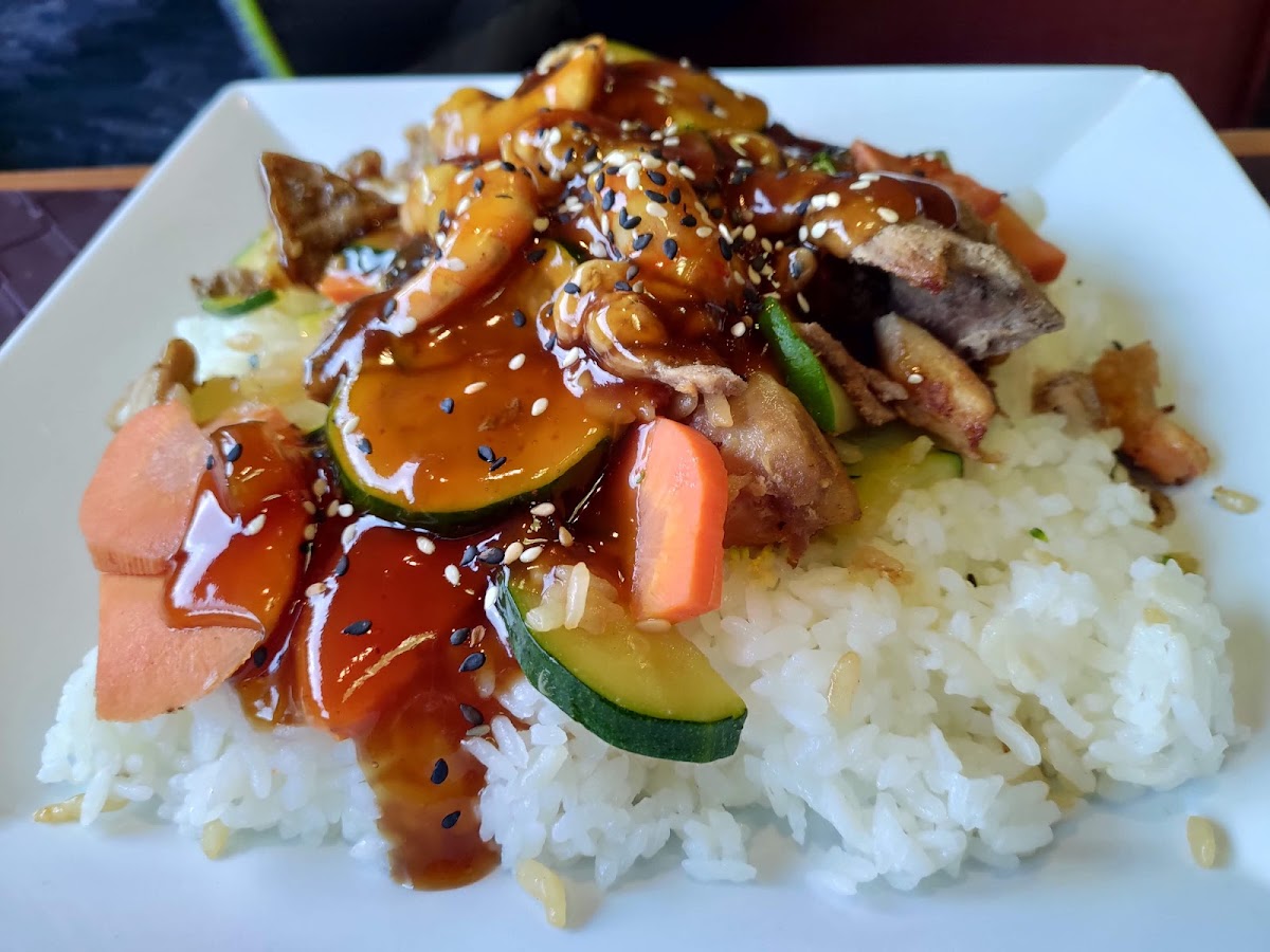 La Postal Teriyaki & Sushi Suc Santa Fe-4